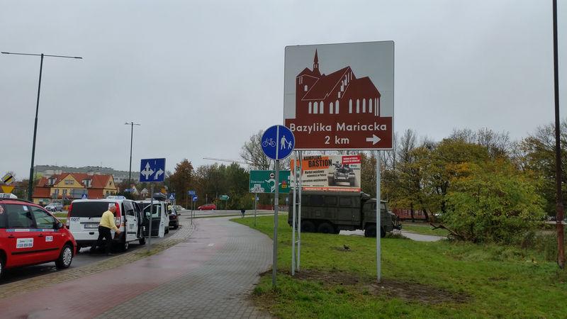 Znakowali turystyczny szlak samochodowy