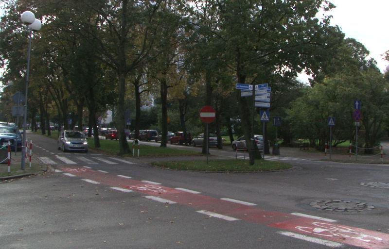 Ścieżka rowerowa przez środek alei św. Jana Pawła II. Miasto odnowi tereny zielone.