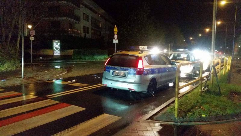 Potrącenie 84-latków na przejściu dla pieszych