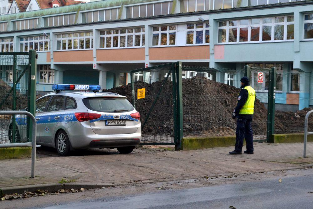 Pocisk przy szkole – dzieci ewakuowane (Foto, Video)