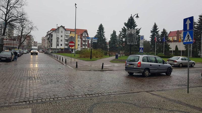 Mikołajki przed ratuszem. Część Armii Krajowej będzie zamknięta