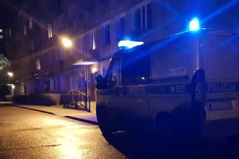 Śledczy wyjaśniają sprawę z Grochowskiej. Zatrzymany młody mężczyzna