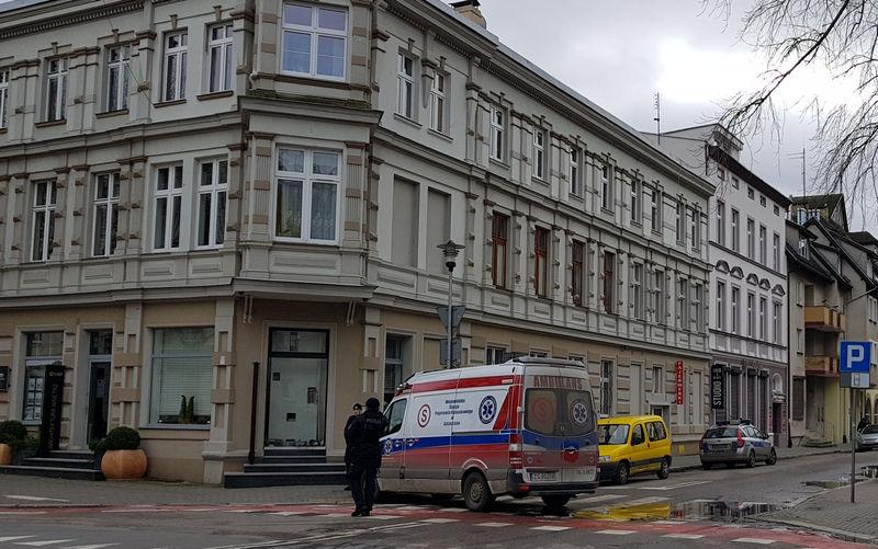 Małe dziecko wypadło z okna 