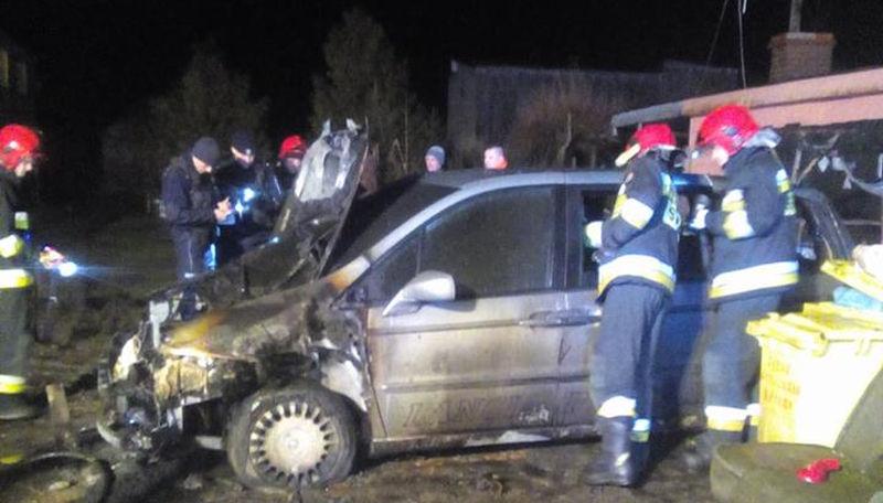 Pożar samochodu w Myślinie