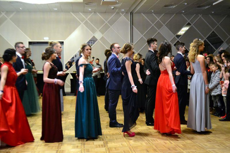 Studniówki 2018: Zespół Szkół im. Henryka Sienkiewicza (Foto, video)