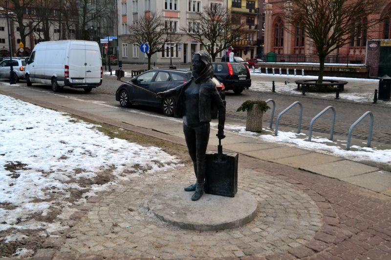 Turystka stanęła w centrum Kołobrzegu