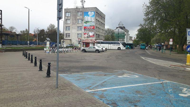 Taksówki nie staną przy dworcu, poza wyznaczonym postojem