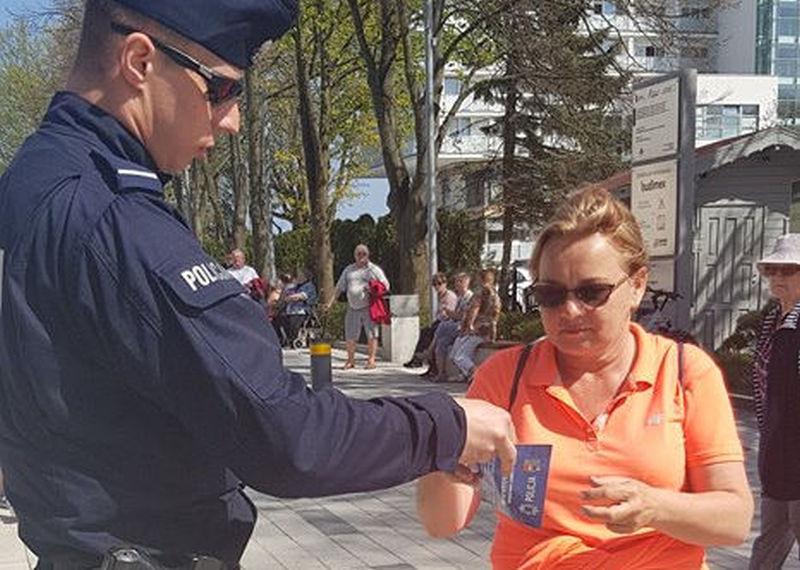 Nie daj się oszukać grąjąc w trzy kubki