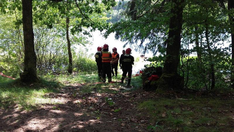 Pełno strażaków i samolot gaśniczy – ćwiczenia niedaleko Kołobrzegu