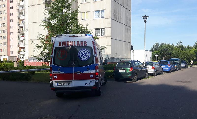 Tragedia na Ogrodach. Człowiek zginął po upadku z wysokości
