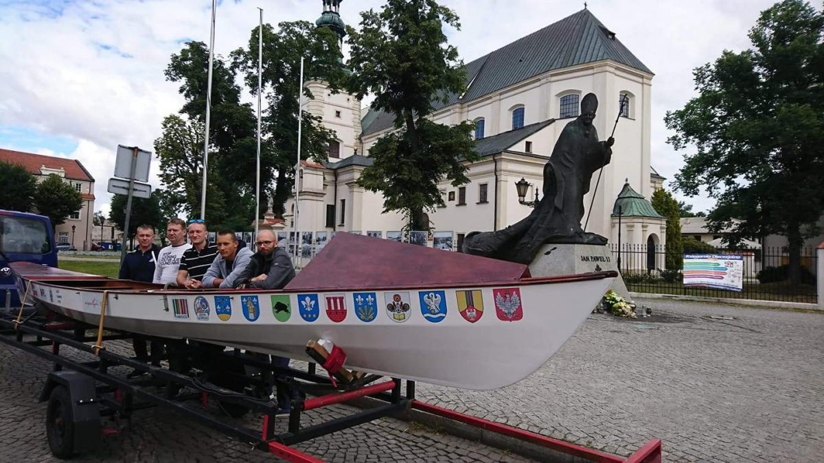 Łowiccy wioślarze ruszą łodzią przez Bałtyk