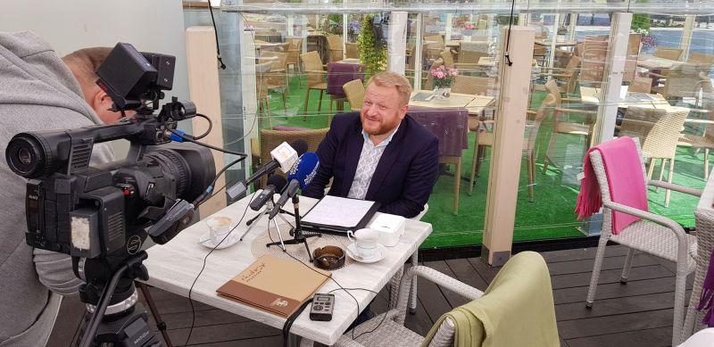 Jacek Woźniak o uchwale in vitro - „błędy i hucpa polityczna