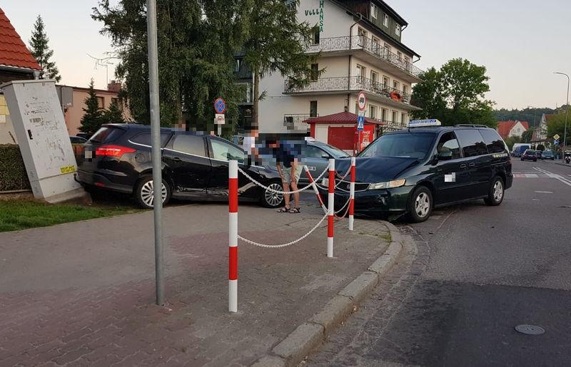 Zderzenie na skrzyżowaniu Wylotowej i Jedności Narodowej 
