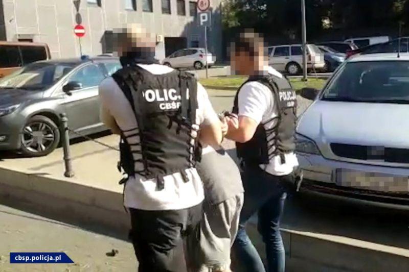 CBŚP walczy z handlem dopalaczami. Dziewięć osób zatrzymanych, jedna w Kołobrzegu