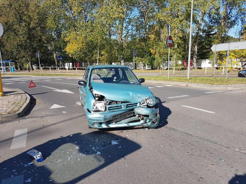 Sobota na drogach Kołobrzegu - potrącenie i zderzenie na rondzie