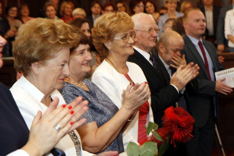 Podziękowania i łzy wzruszenia czyli pożegnalna sesja Rady Miasta (Foto)