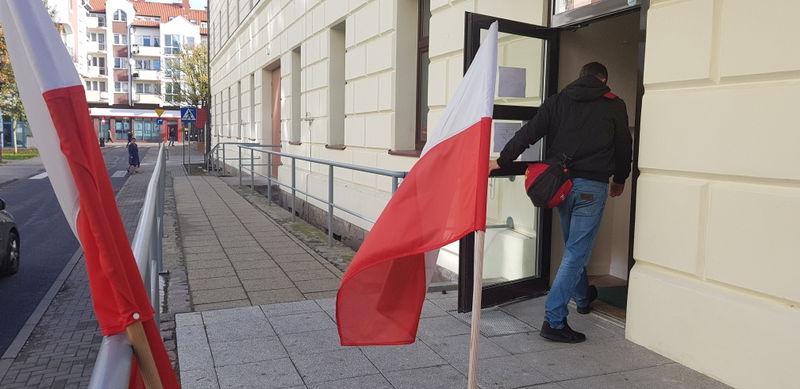Zamieszanie z plakatami, poza tym spokojnie
