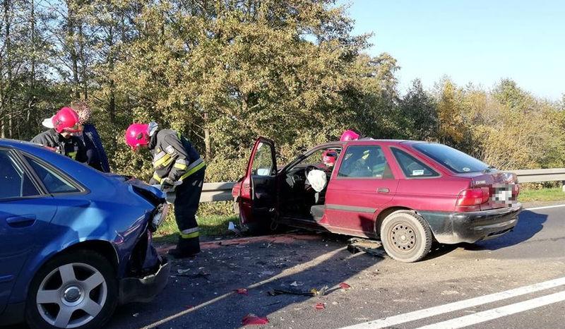 Zderzenie 4 samochodów na DK11
