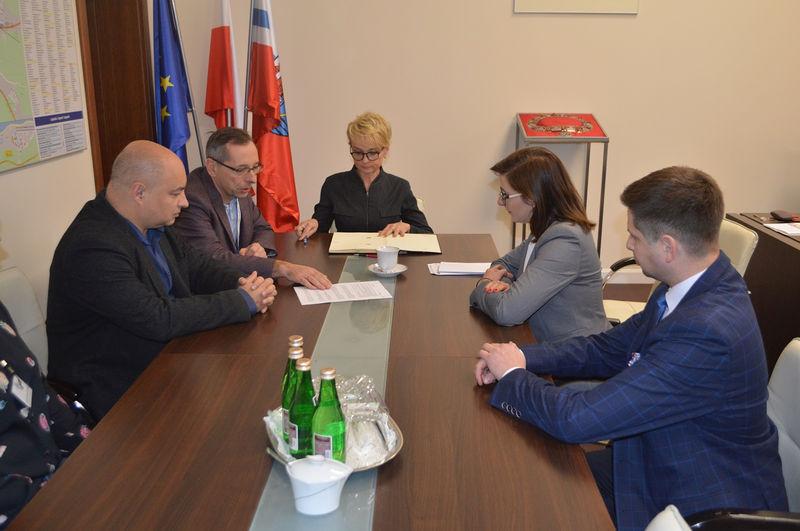 Jest ugoda z ATF. 