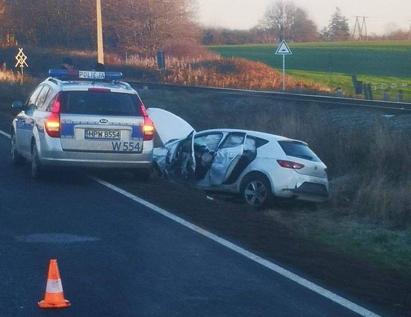 Ratując się przed zderzeniem zjechał do rowu