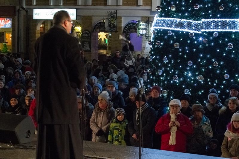 Spotkanie przedświąteczne przy ratuszu (Foto)