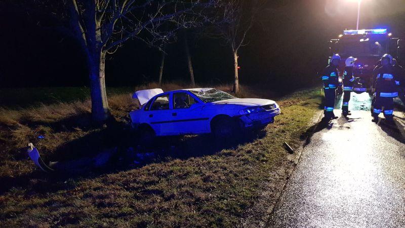 Samochód dachował w okolicy Dygowa (foto)