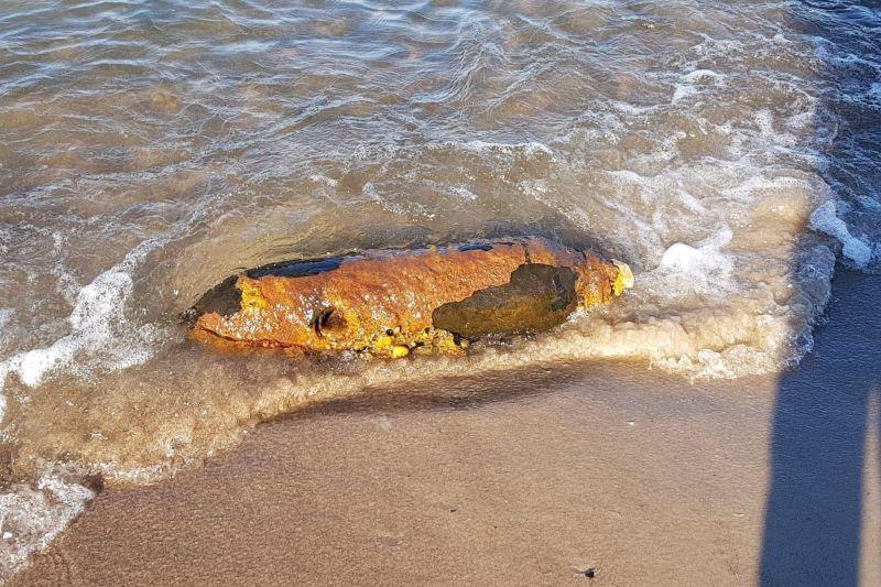 Znów bomba na plaży w Podczelu