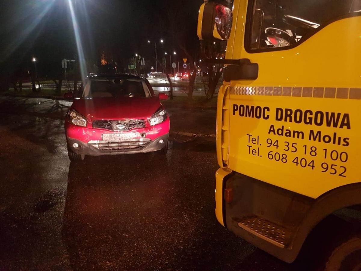 Miał blisko 3 promile, uszkodził 2 pojazdy