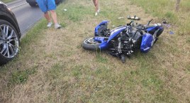 Wypadek pod Kołobrzegiem. Zderzenie motocykla z samochodem | zdjęcia
