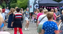 Tango królowało na Skwerze Pionierów. Kolejna edycja Kołobrzeskiej Potańcówki | zdjęcia