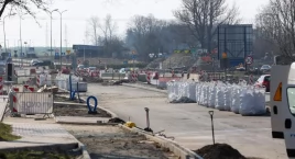 Przebudowa ulicy Krzywoustego. Zdążą przed wakacjami?