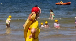 Praca na plaży od 8 tys. zł miesięcznie. MOSiR w Koł&hellip;