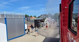 To był hit upalnego dnia. Strażacy chłodzili mieszka&hellip;