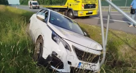 Peugeot wjechał w tablicę na S6. Kolizja między węzł&hellip;