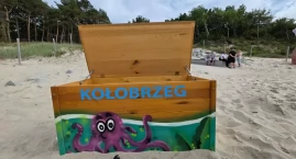 Plażowe skrzynie z zabawkami wróciły na kołobrzeskie plaże
