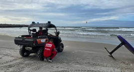 Alarm przy kołobrzeskim porcie. Służby szukały kitesurfera