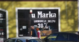 Wysokie koszty dobijają przedsiębiorców. Z kołobrzeskich ulic znikają sklepy, lokale gastronomiczne...