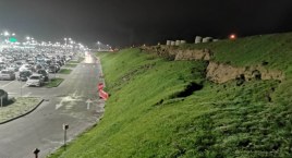Co się dzieje przy galerii Karuzela? Na skarpie osuwa się ziemia