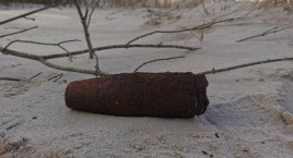 Niewybuch na kołobrzeskiej plaży