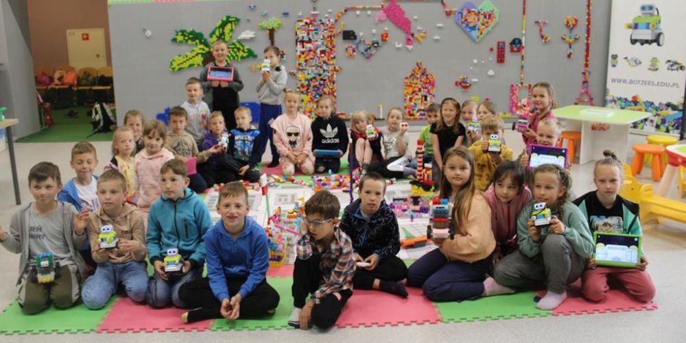 Zabawy nauką młodych krzeszowian w STEAM Kids Tech w Wałbrzychu