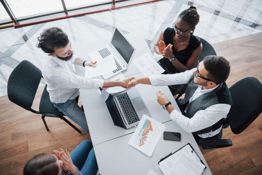 Jakie są zalety outsourcingu pracowników?
