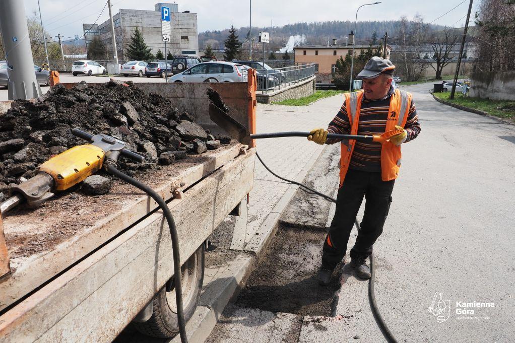 Początek naprawy ulic