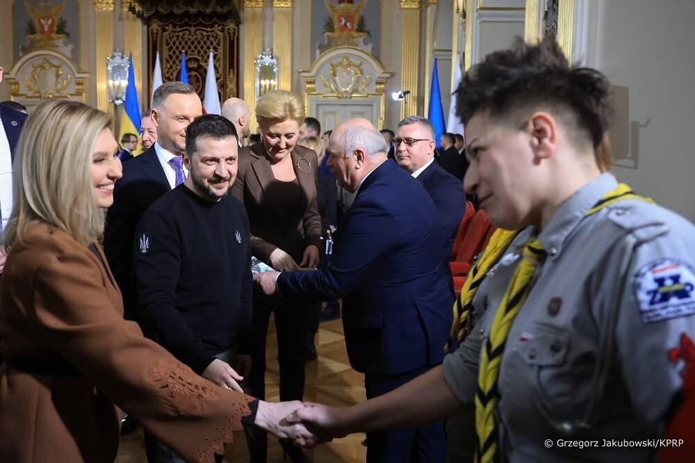 Harcerki z prezydentami