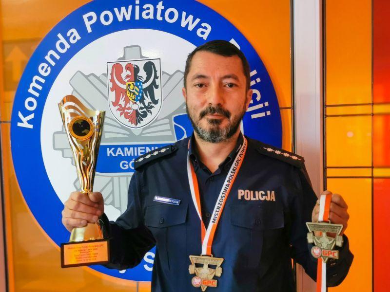 Policyjny siłacz