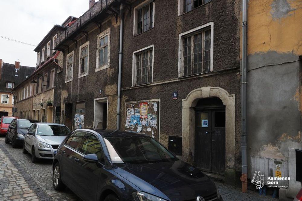 Prace przy ul. Słowiańskiej 2 i 2a. Prosimy nie parkować