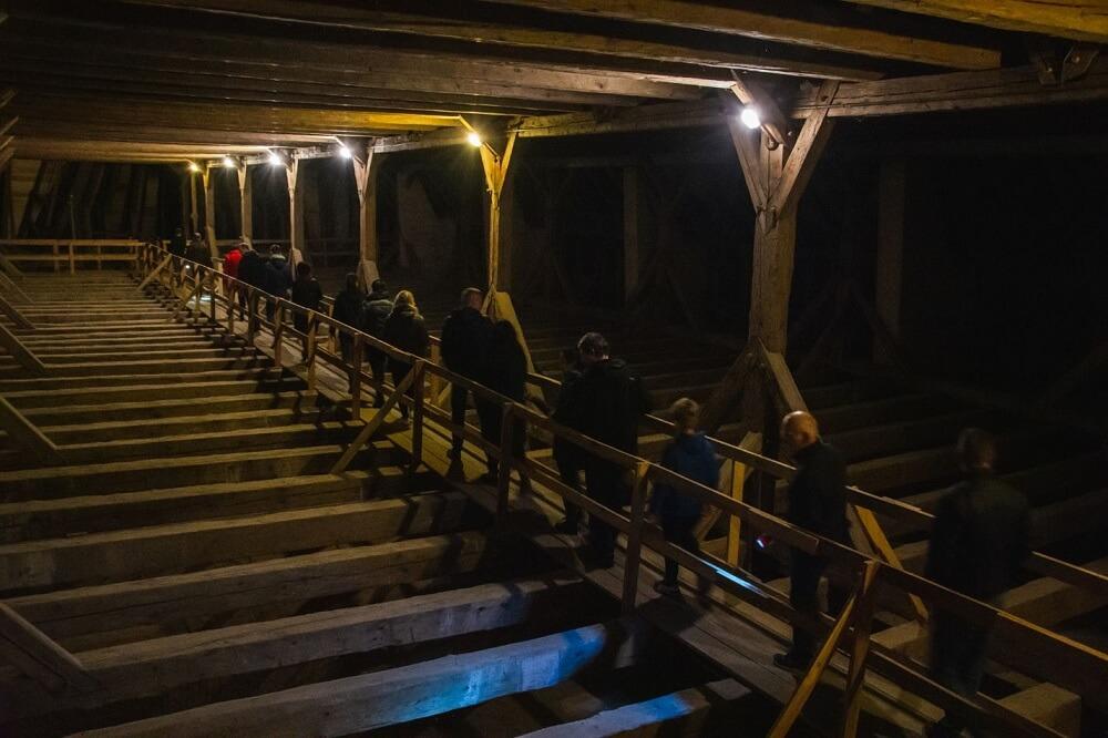 Nocne Zwiedzanie w Krzeszowie