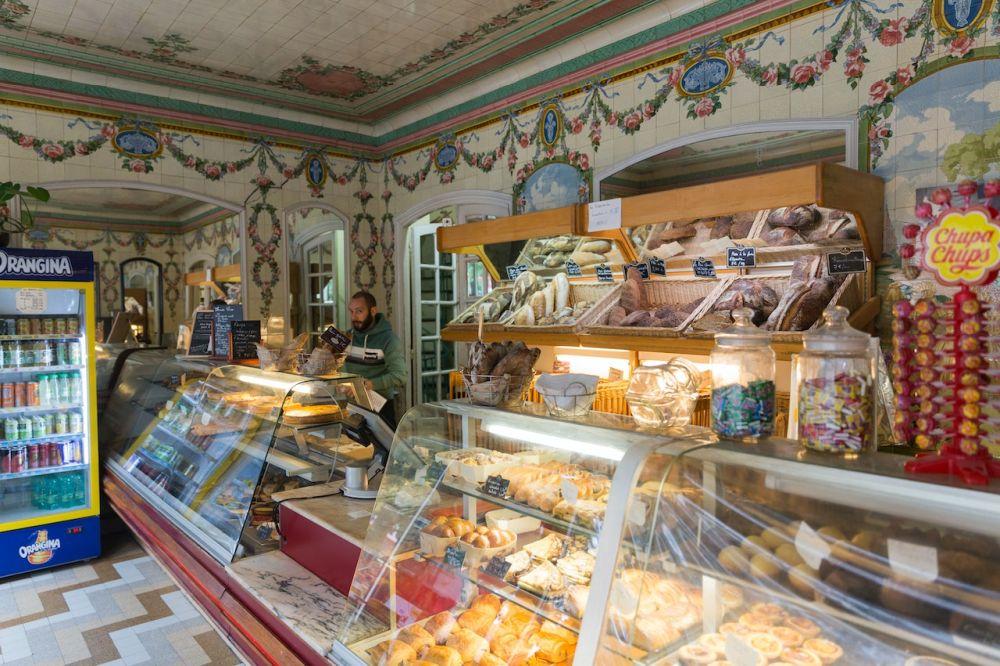 Witryny ekspozycyjne w gastronomii – na co zwrócić uwagę?