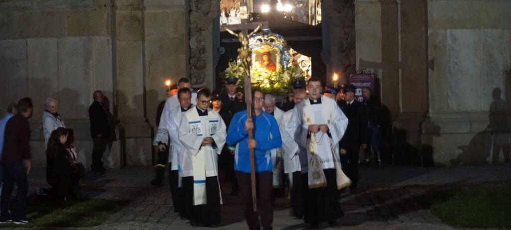 Procesja ze świecami