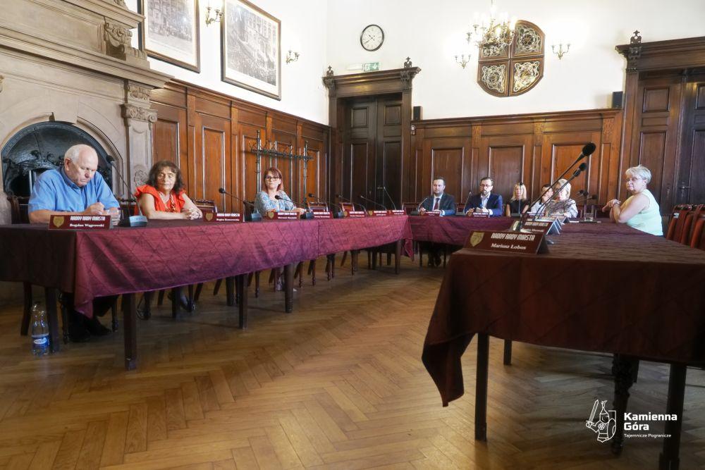 Większość radnych nie przyszła na sesję