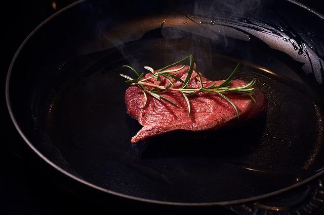 Jak wybrać najlepsze patelnie gastronomiczne?